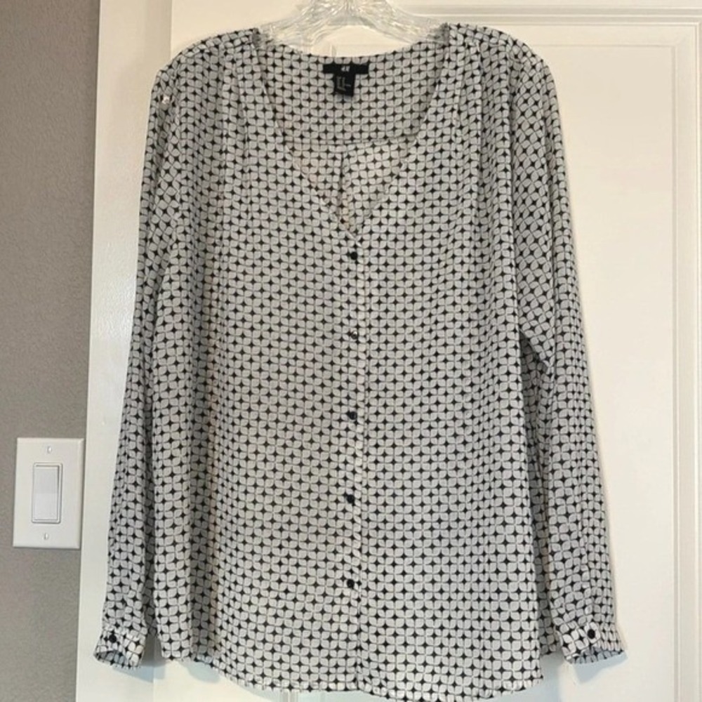 H&M Sheer Geometric Print Long Sleeve Button Front Blouse Women's Size‎ 14